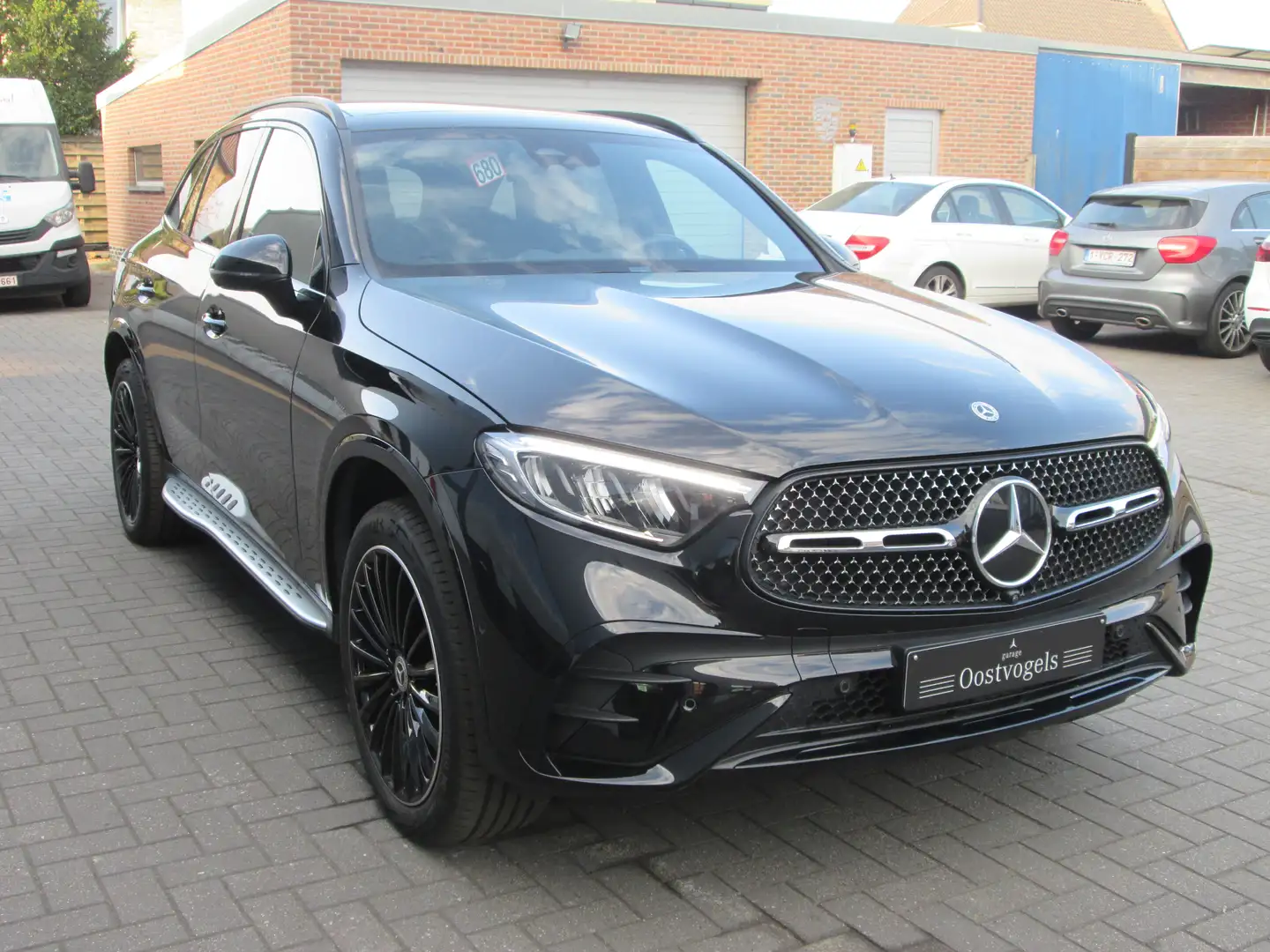 Mercedes-Benz GLC 300 DE HYBRIDE AMG PANO DISTRONIC...... Zwart - 1