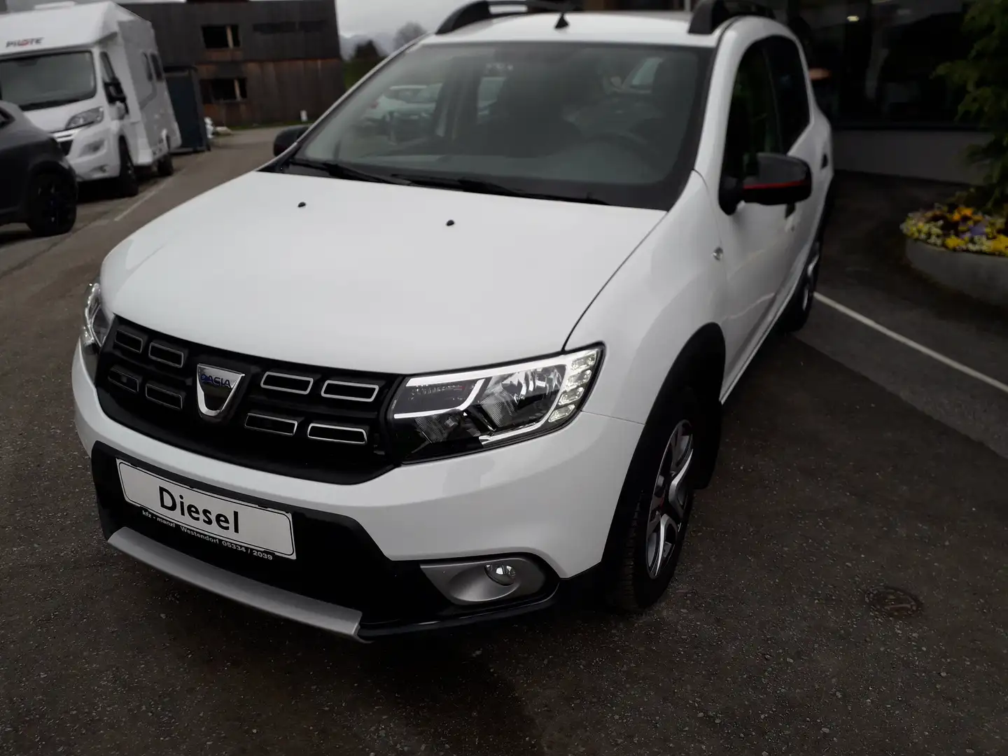 Dacia Sandero Stepway Style Blue dCi 95 S Weiß - 1