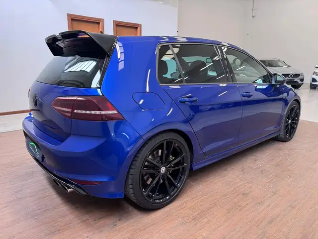 Volkswagen Golf view 5