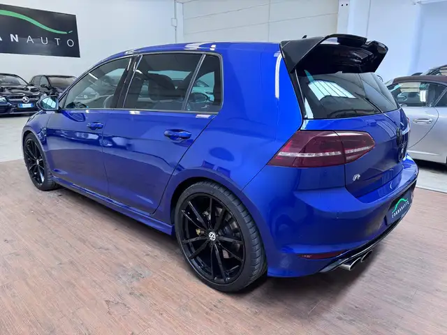 Volkswagen Golf view 3