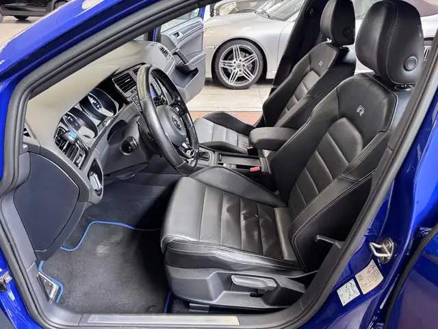Volkswagen Golf view 9