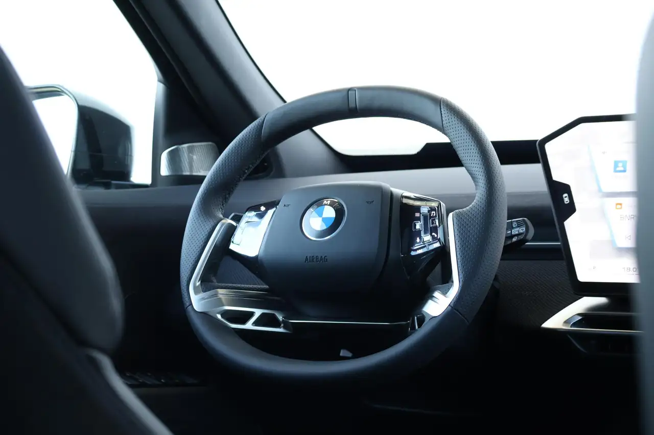 BMW iX3 2026 — фото 13