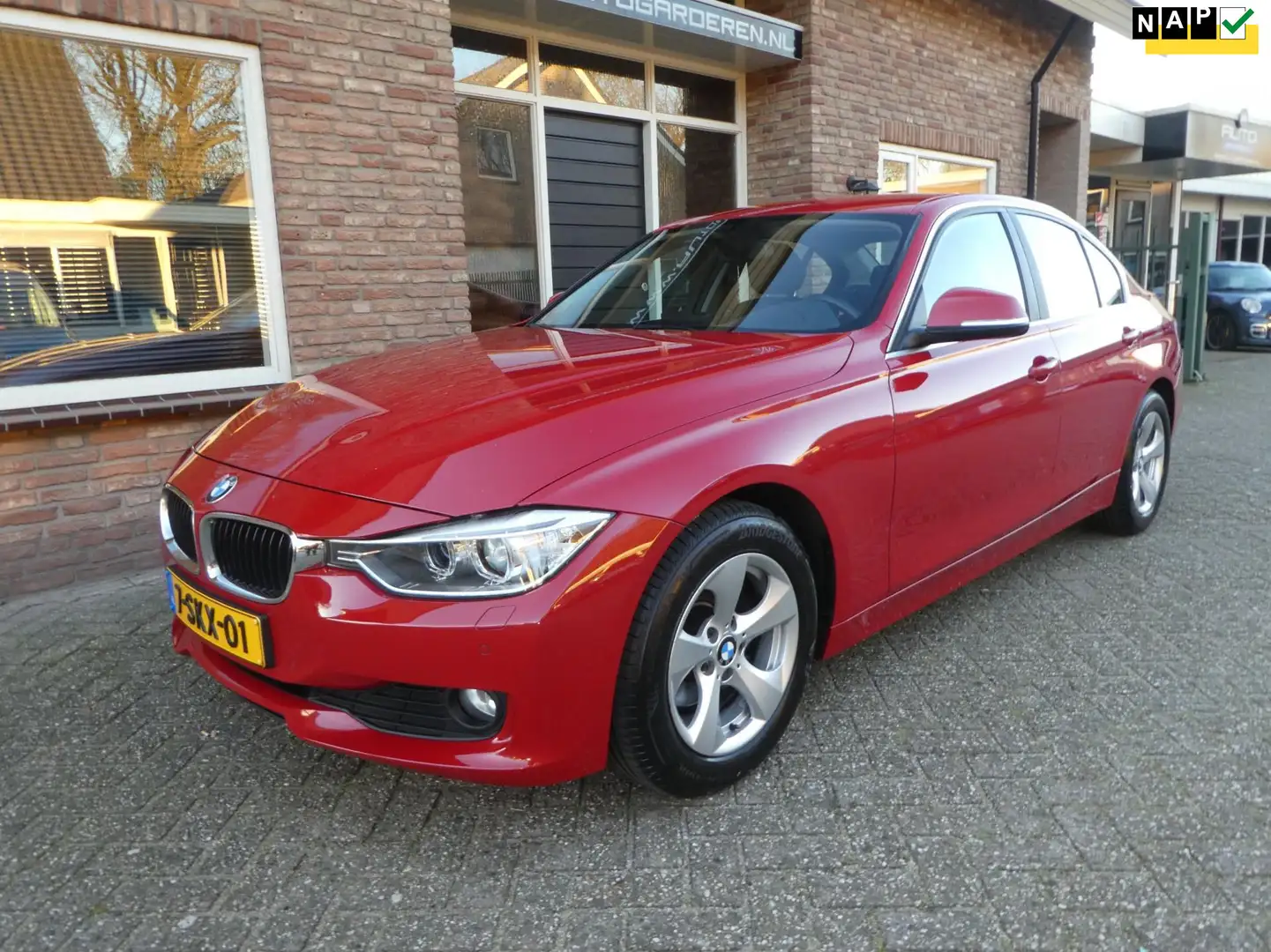 BMW 320 320i EfficientDynamics Edition High Executive Lede Czerwony - 1