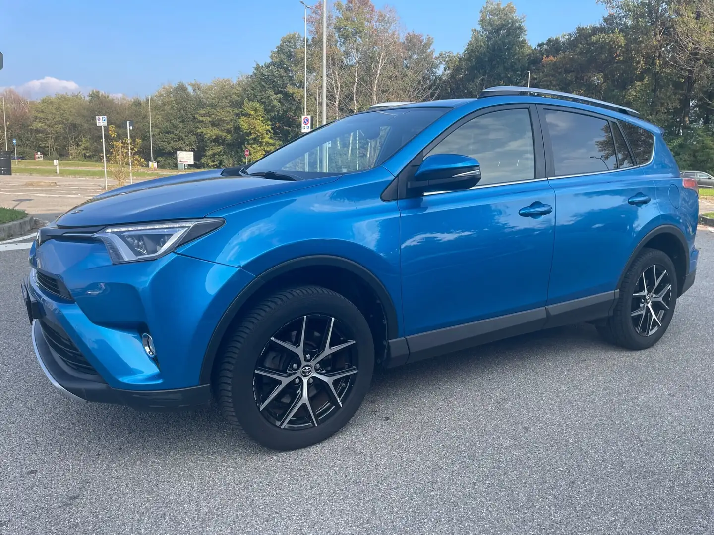 Toyota RAV 4 RAV4 2.0 D-4D 2WD*Neopatetati*Euro6B*Libro service Blauw - 2