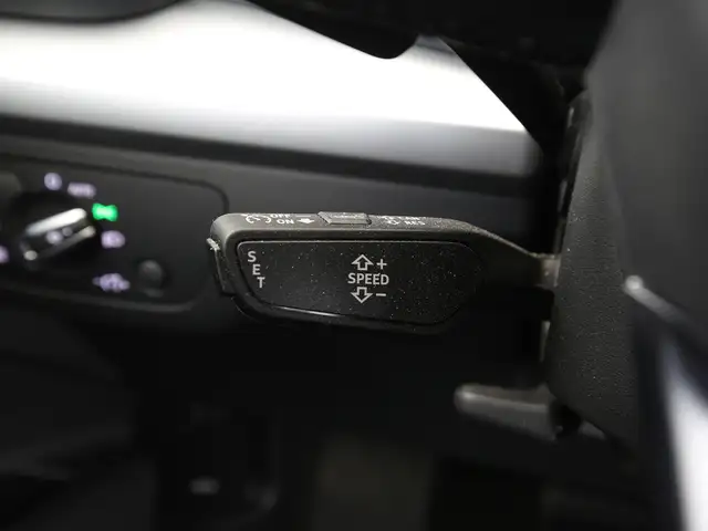 Audi Q5 view 14