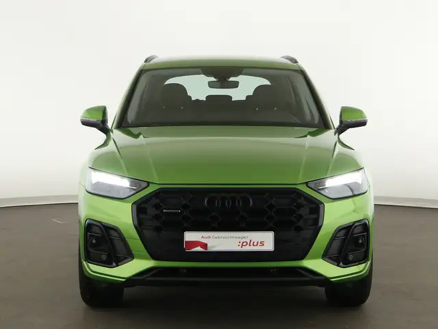 Audi Q5 view 3