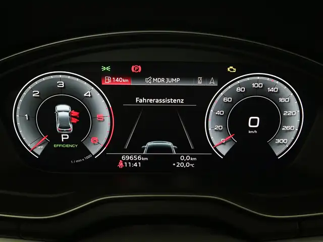 Audi Q5 view 12