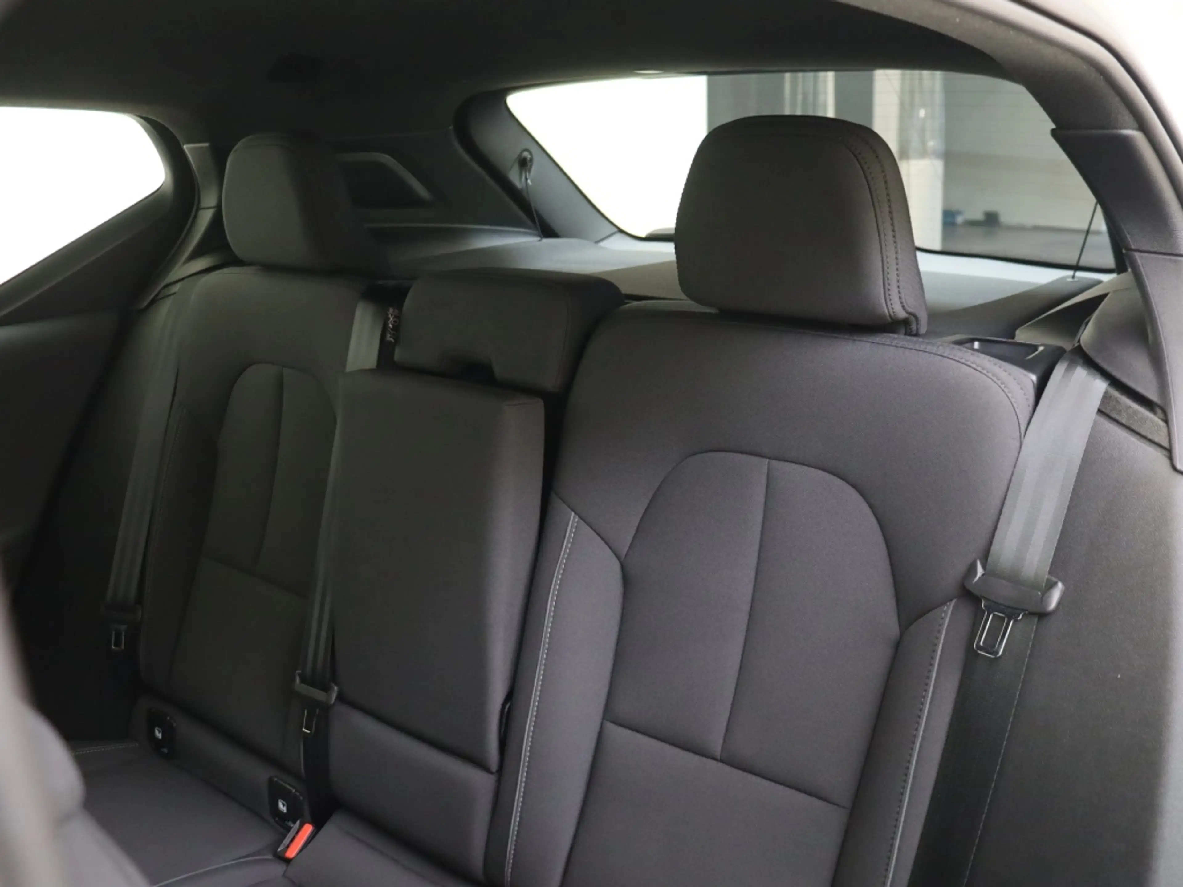 Volvo EX40 Extended Plus 82 kWh | Trekhaak | Stoel/Stuurverwa — photo 7