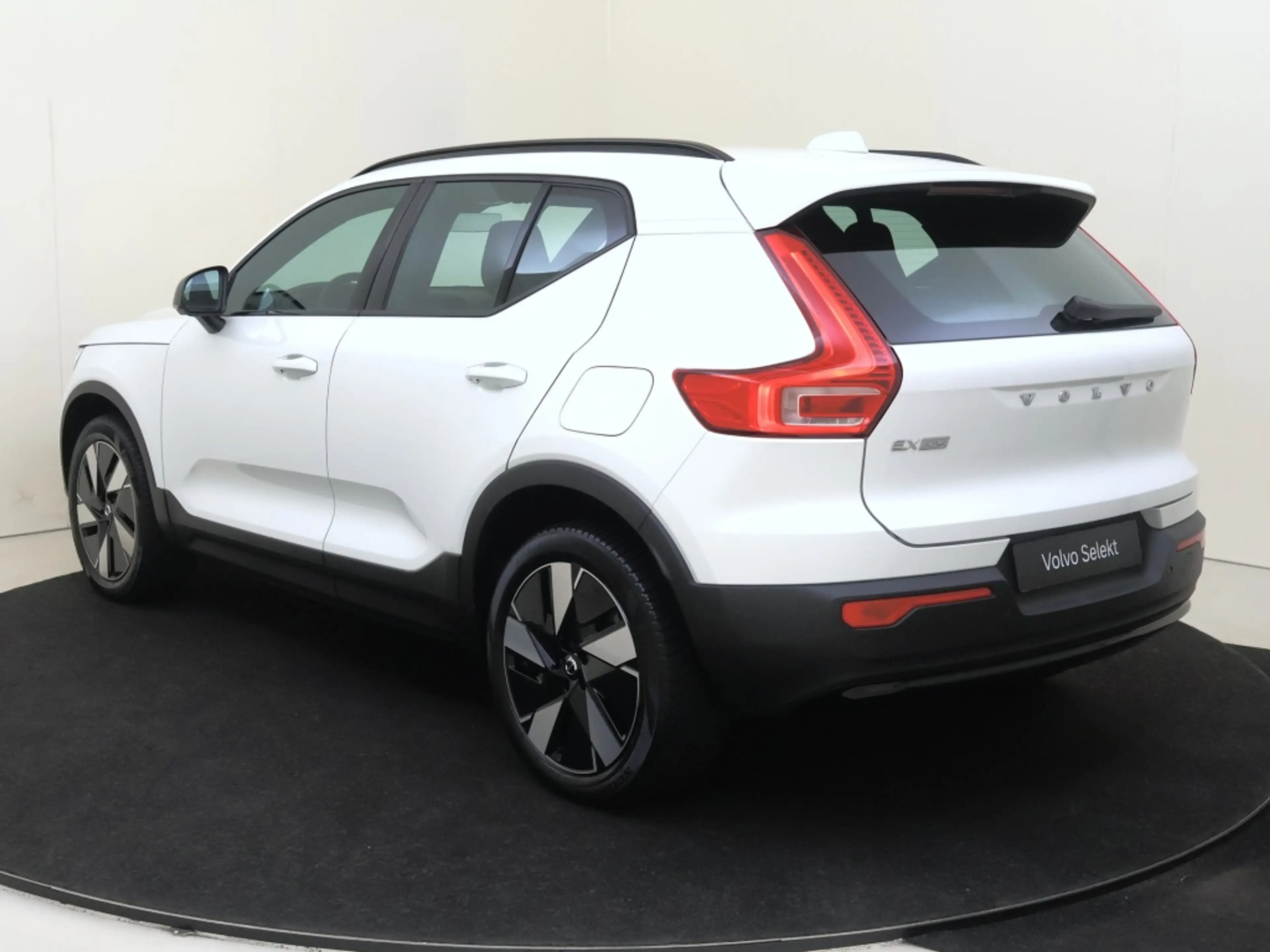 Volvo EX40 Extended Plus 82 kWh | Trekhaak | Stoel/Stuurverwa — photo 4