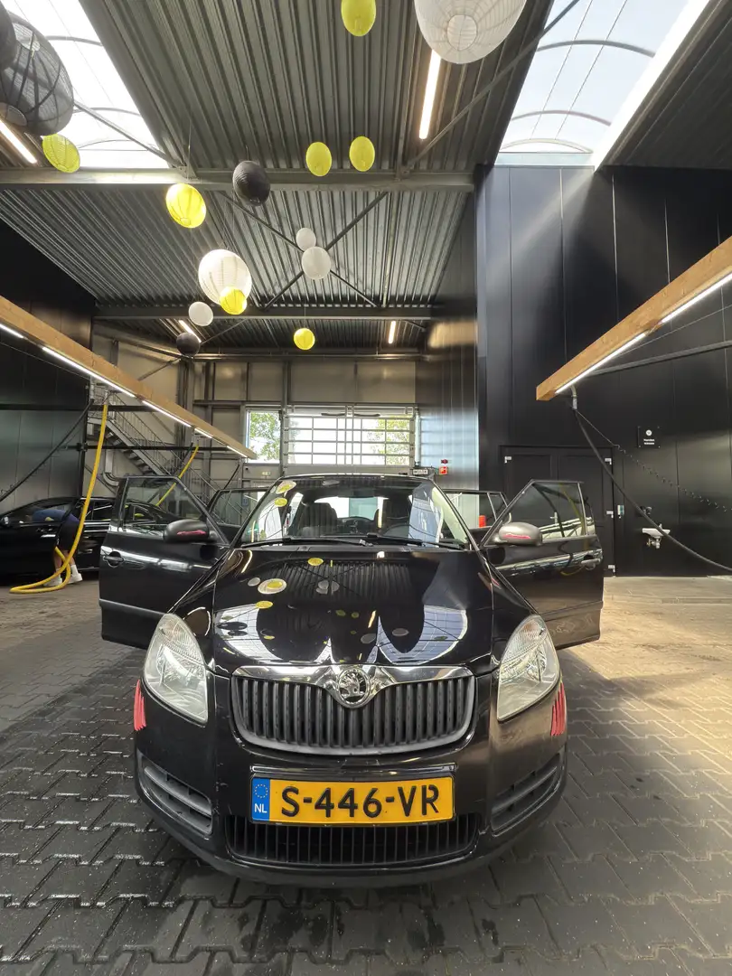 Skoda Fabia 1.2-12V Ambition Bns Zwart - 1