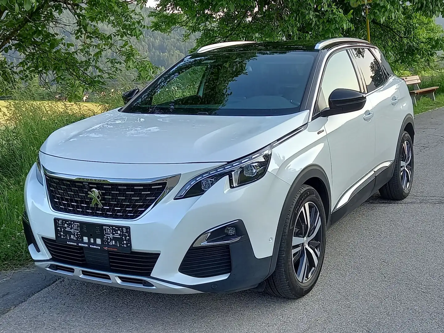 Peugeot 3008 3008 GT Line 1,2 PureTech 130 Weiß - 2