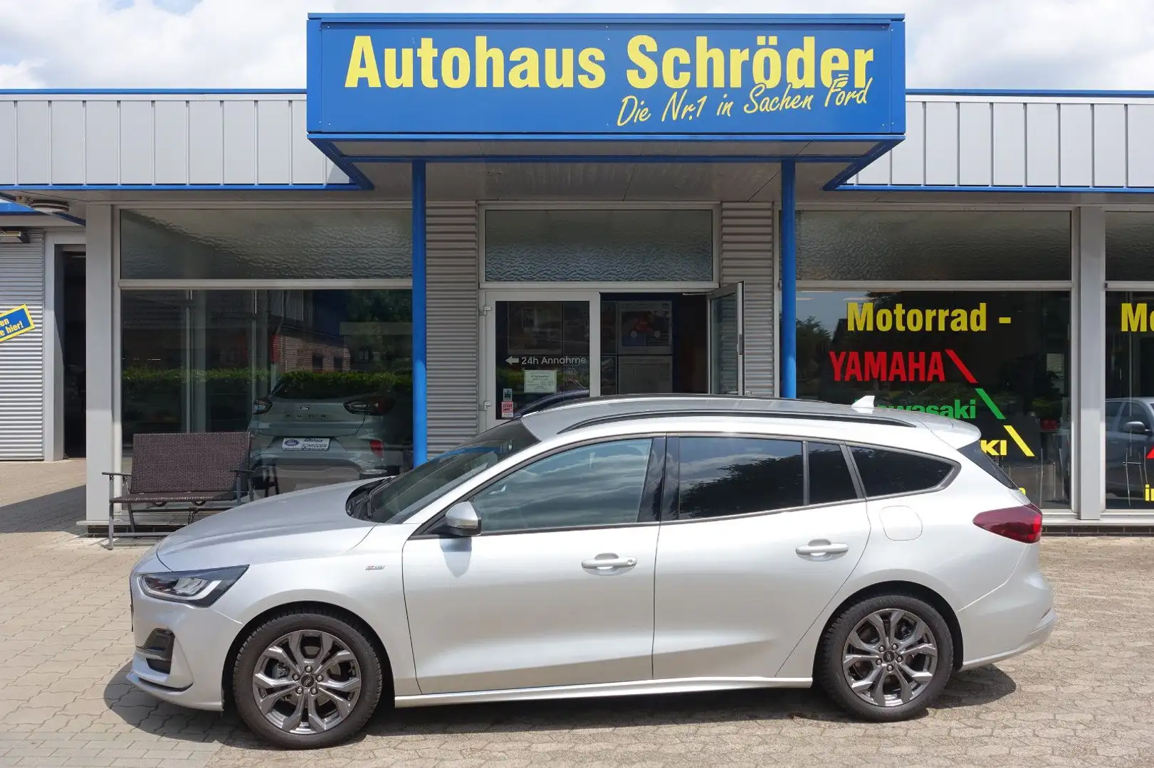 Ford Focus Turnier ST-Line / elektr. Heckklappe Silber - 1