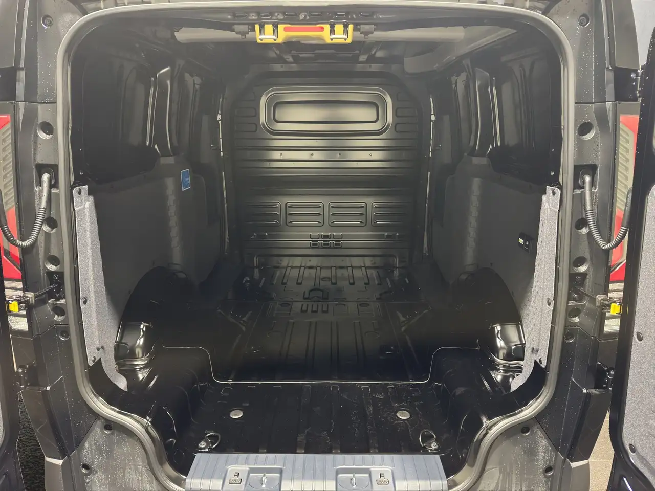 Kia PV5 Cargo Elite 71.2 kWh L2H1 Kastenwagen. 120 kW. 4-türig 14