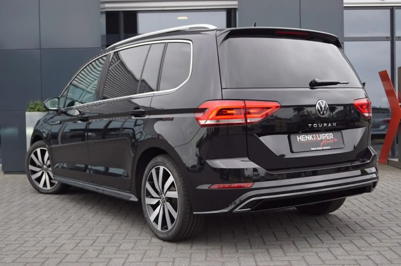 Volkswagen Touran 1.5 TSI DSG R-Line / 7Pers./Panodak /trekhaak wegk Zwart - 2