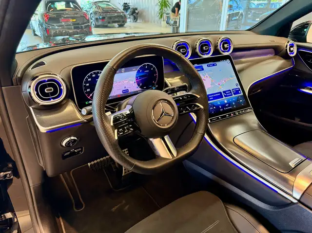 Mercedes-Benz GLC view 9