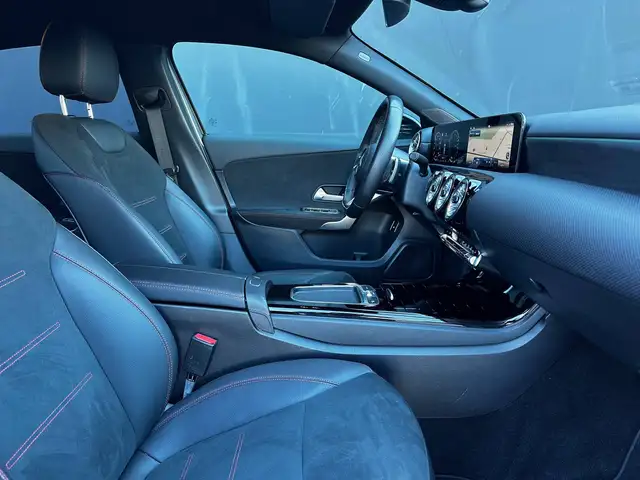 Mercedes-Benz 250 view 10