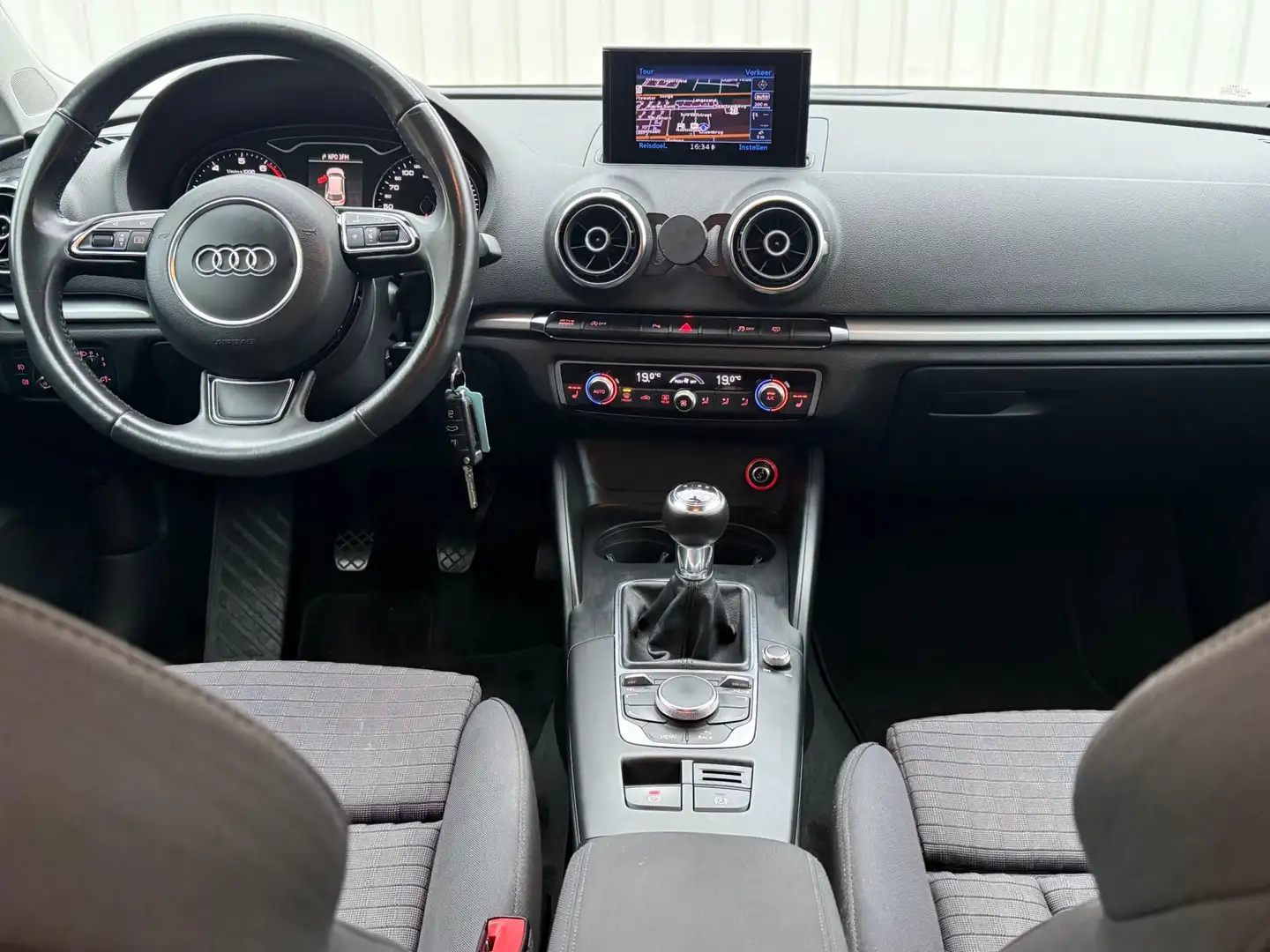 Audi A3 Sportback 1.4 TFSI Ambition Pro Line S 2e Eigenaar Bianco - 2