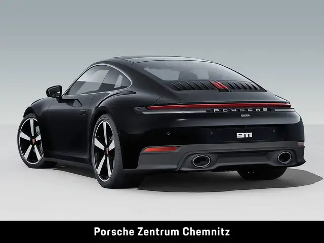 Porsche 911 view 3