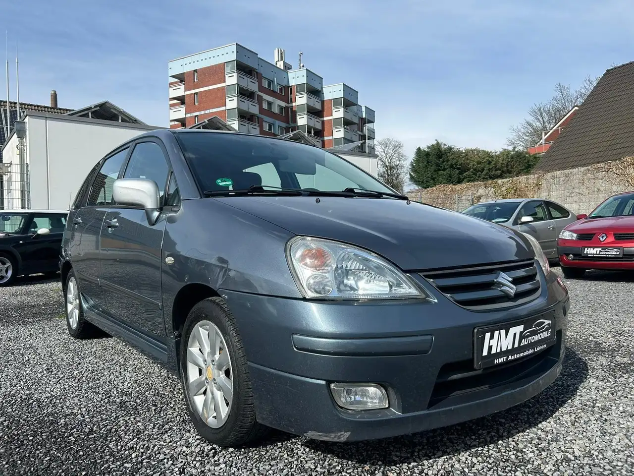 Suzuki Liana
