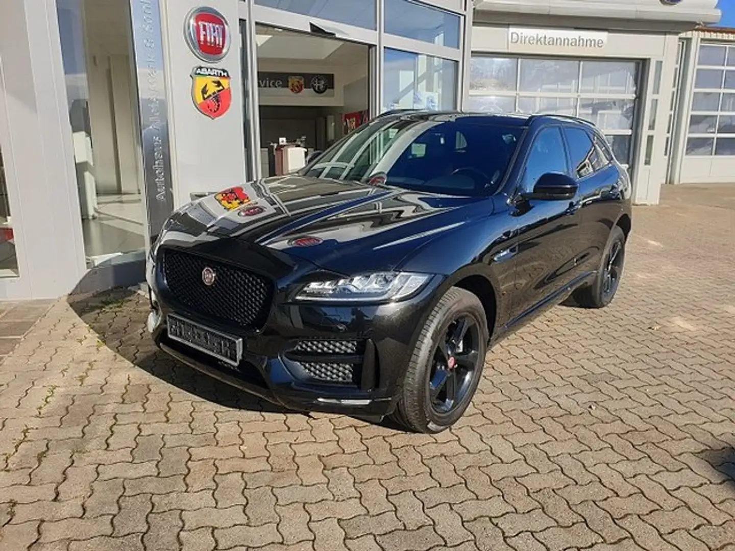 Jaguar F-Pace Ingenium Edition AWD Schwarz - 1