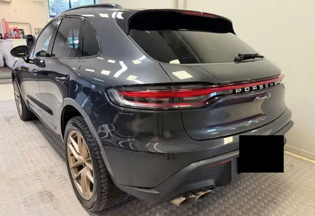 Porsche Macan view 2