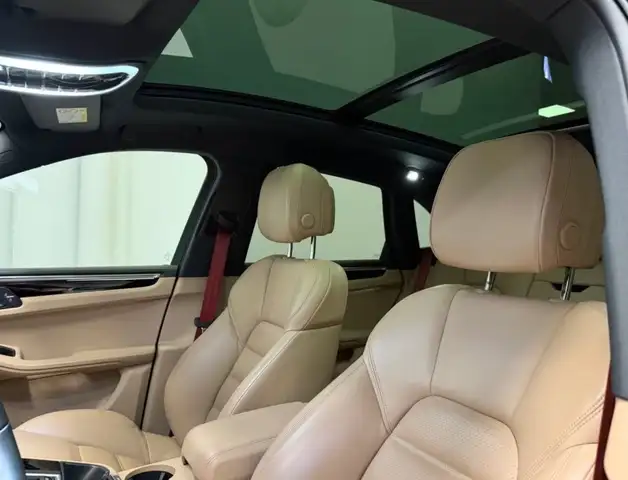 Porsche Macan view 8