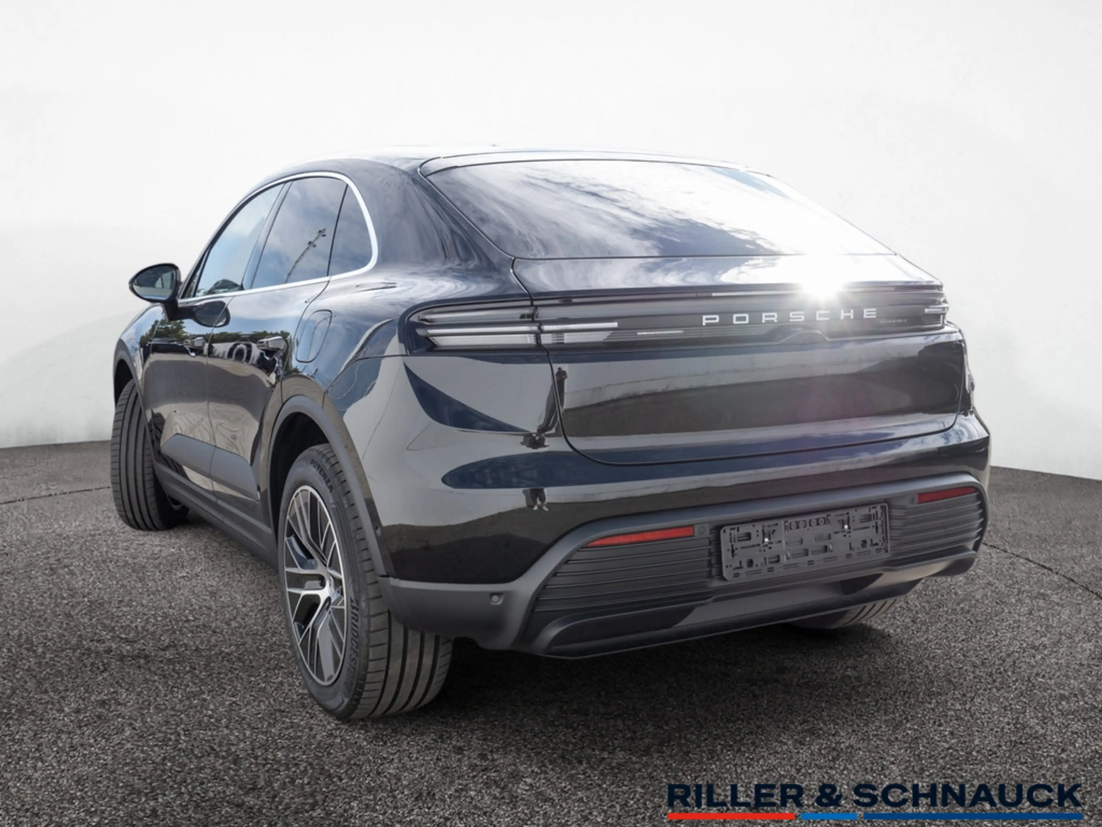 Porsche Macan 4S Electric OHNE ZULASSUNG / PANO+HUD+A — photo 4