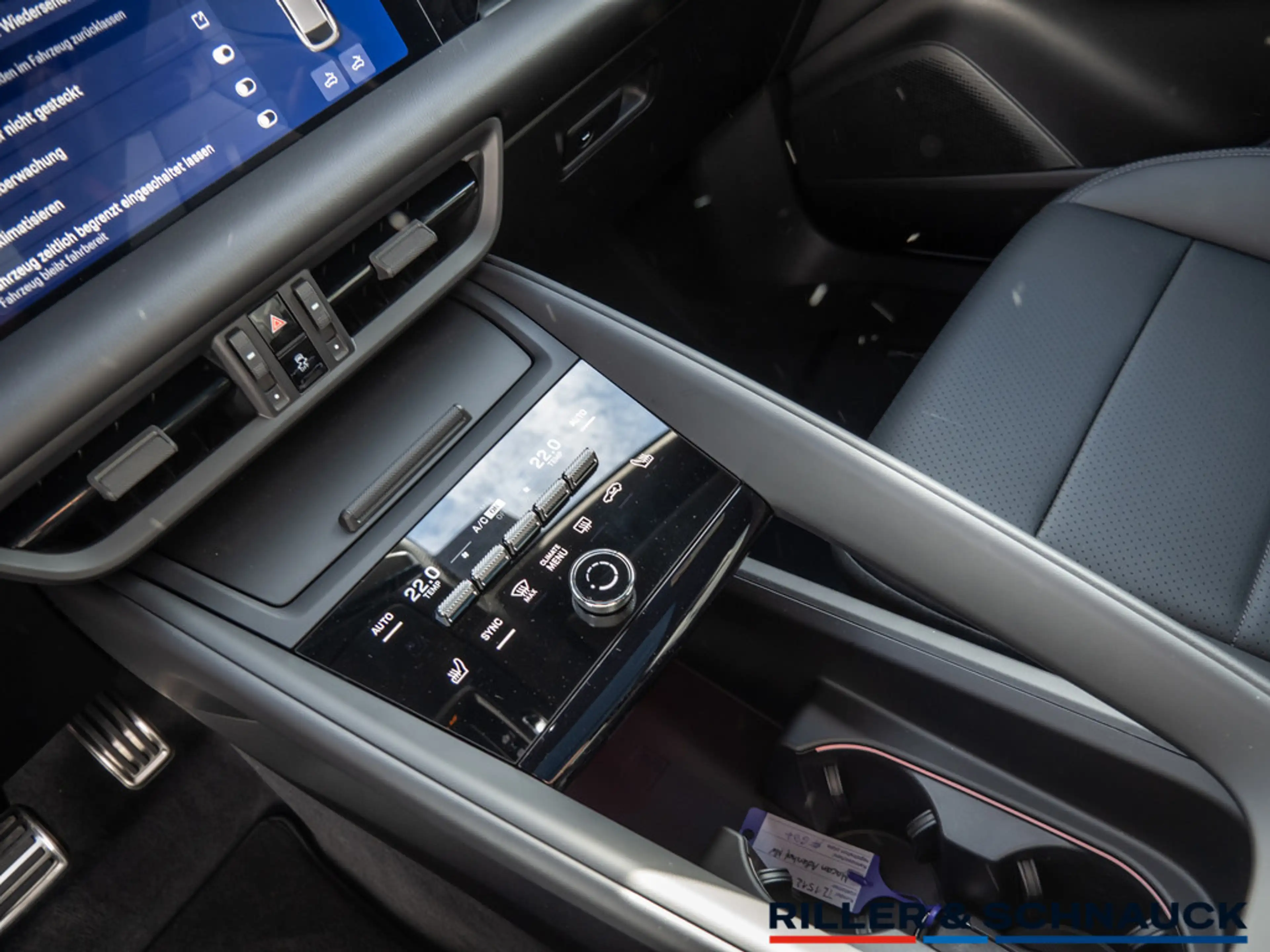 Porsche Macan 4S Electric OHNE ZULASSUNG / PANO+HUD+A — photo 14