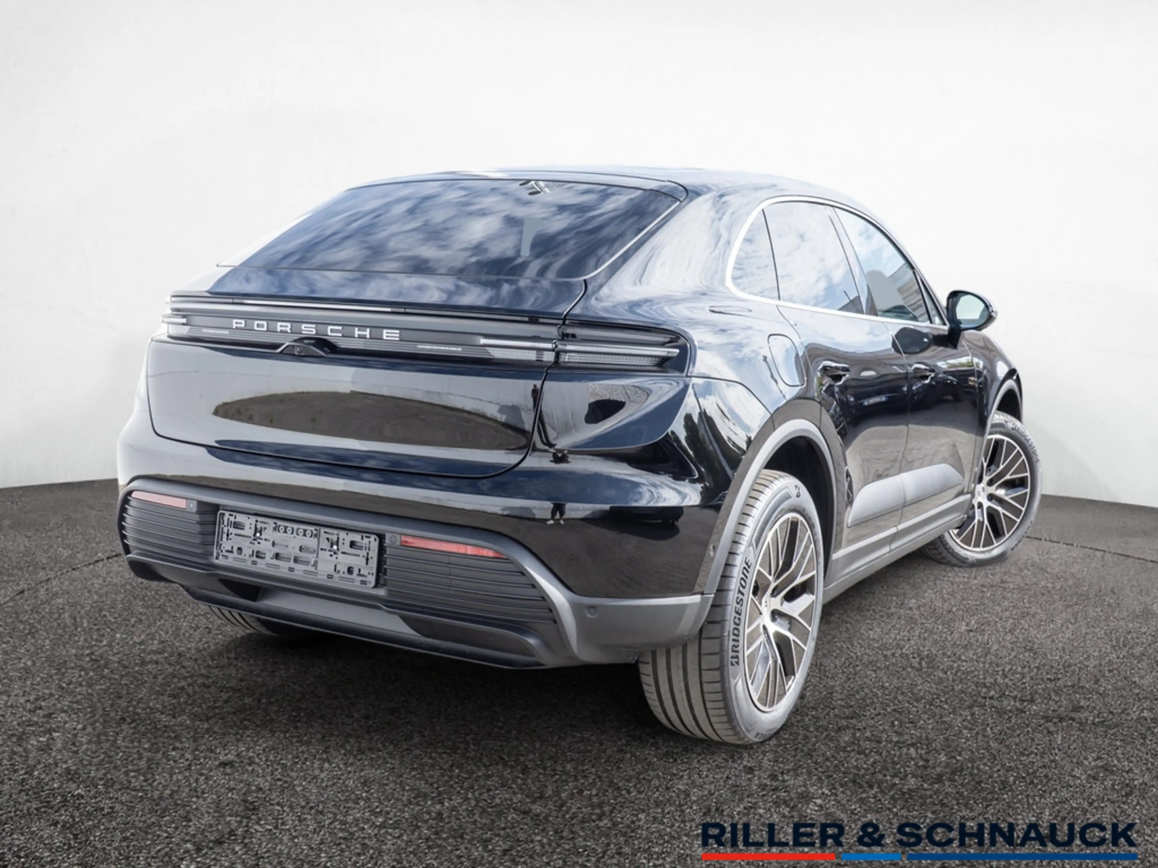Porsche Macan 4S Electric OHNE ZULASSUNG / PANO+HUD+A — photo 3