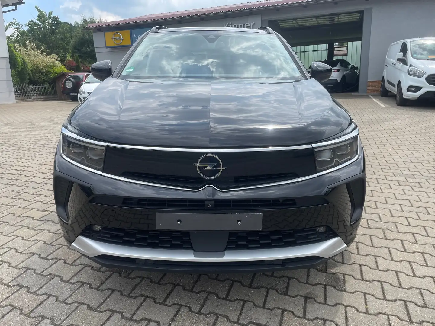 Opel Grandland 1.5 D Automatik Ultimate Keyless Radar NAVI Schwarz - 2