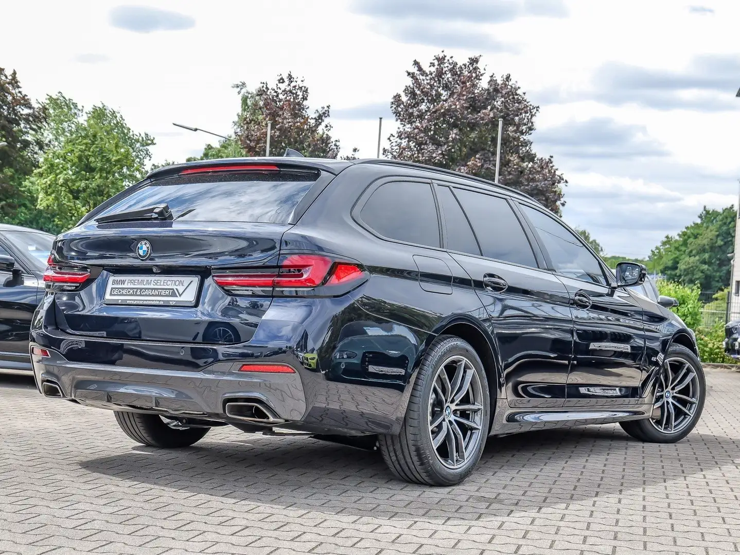 BMW 530 d xDrive Touring M Sport HUD PANO ACC AHK LM Noir - 2