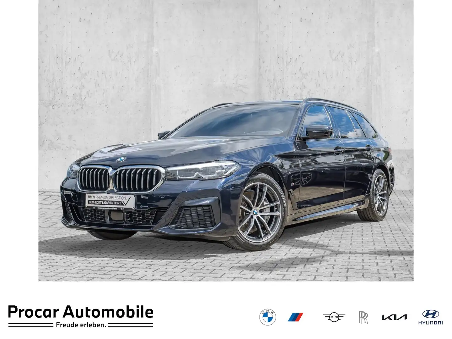 BMW 530 d xDrive Touring M Sport HUD PANO ACC AHK LM Noir - 1