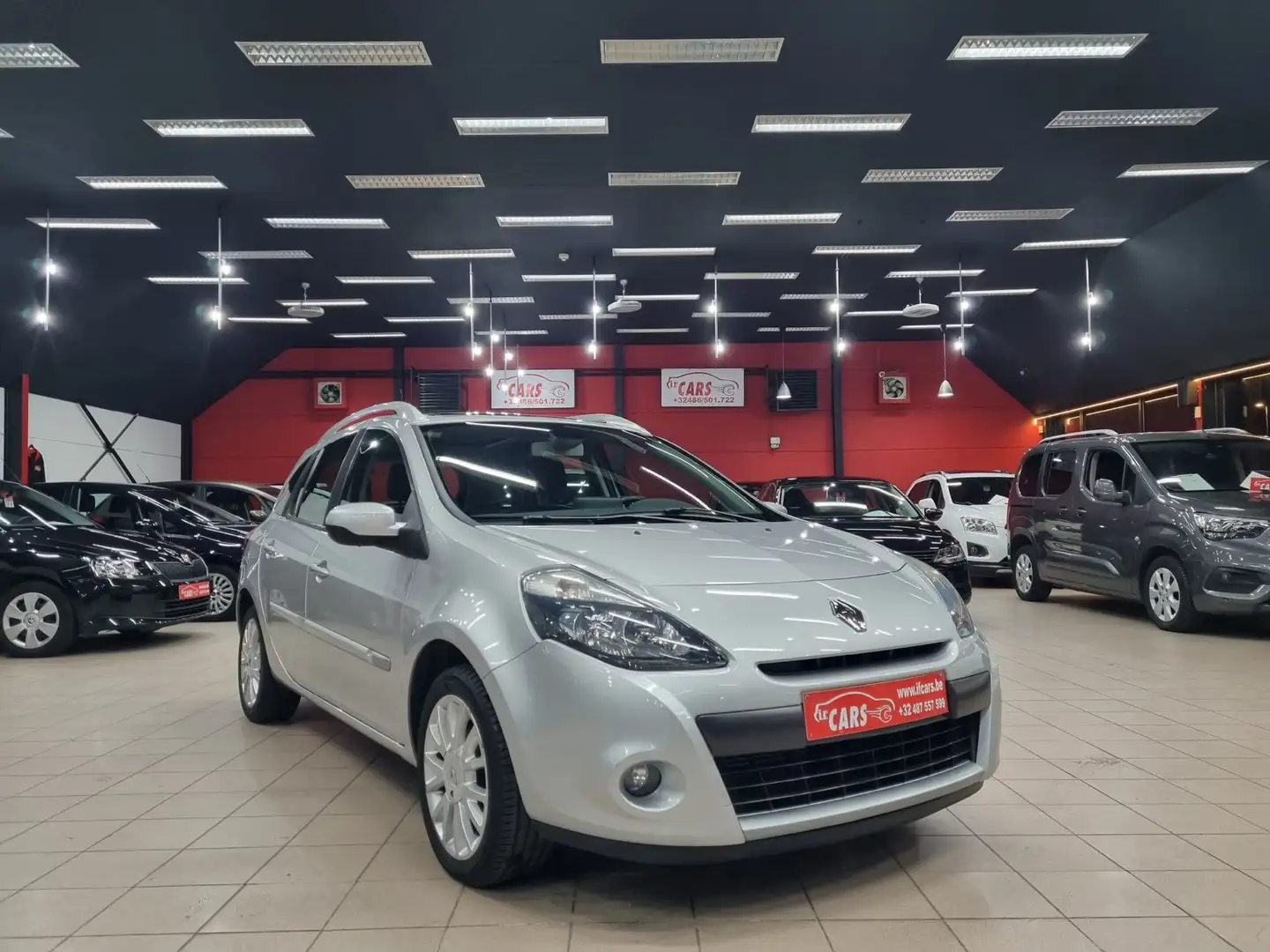 Renault Clio 1.5 dCi Business**1.EIG**PANO DAK**NAVI**LEDER** Argent - 1