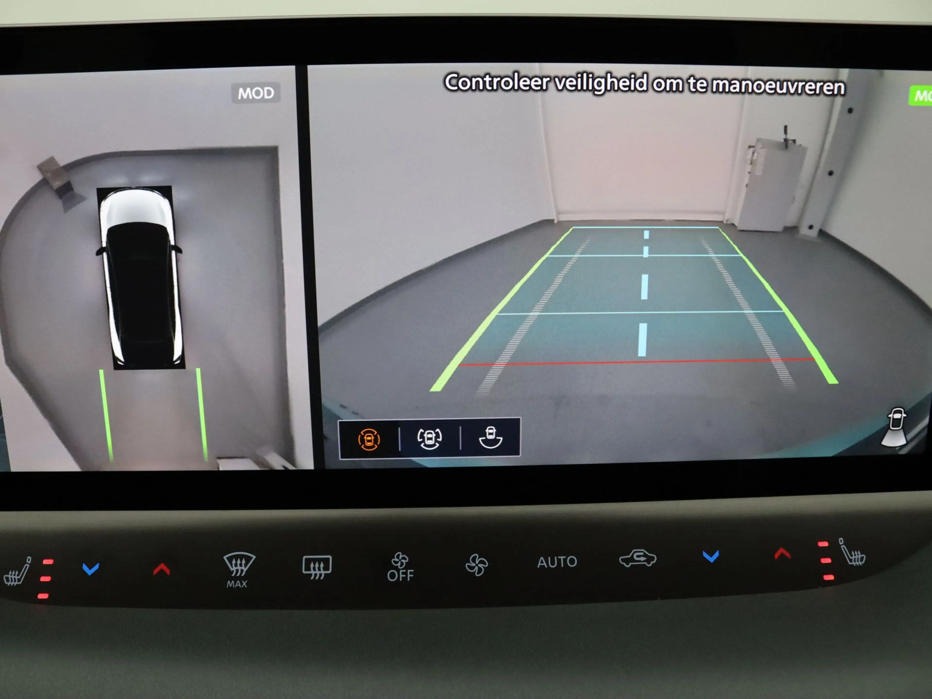 Nissan Leaf Evolve 75 kWh Apple Carplay/Android Auto | Climate — photo 8
