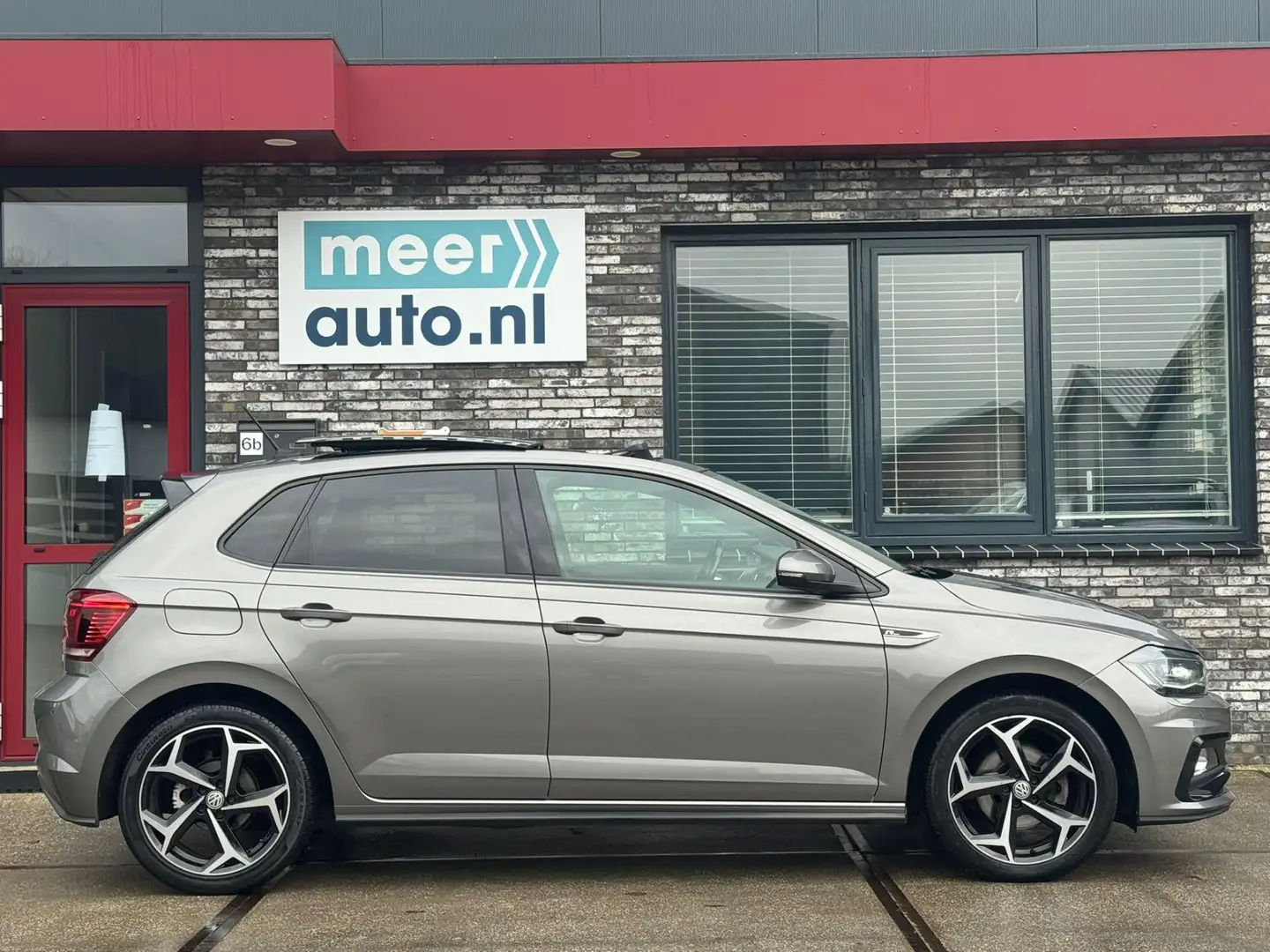 Volkswagen Polo 1.5 TSI 150pk Highline 3x R-LINE DSG l VOL! l VIRT Gris - 2