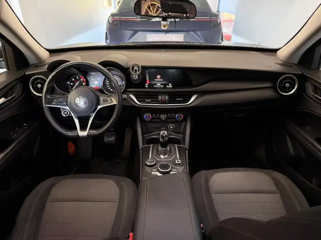 Alfa Romeo Stelvio view 5