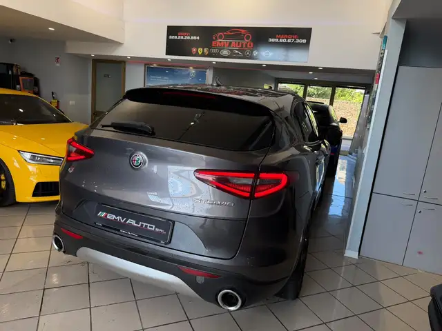 Alfa Romeo Stelvio view 15