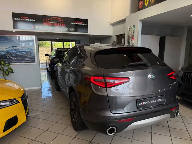 Alfa Romeo Stelvio view 12