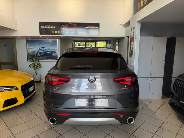 Alfa Romeo Stelvio view 14