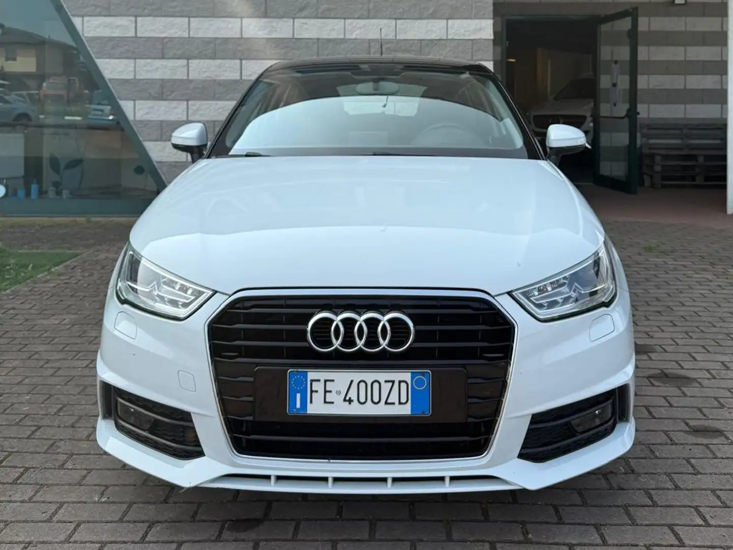 Audi A1 A1 Sportback 1.0 tfsi ultra Admired 95cv Bianco - 1