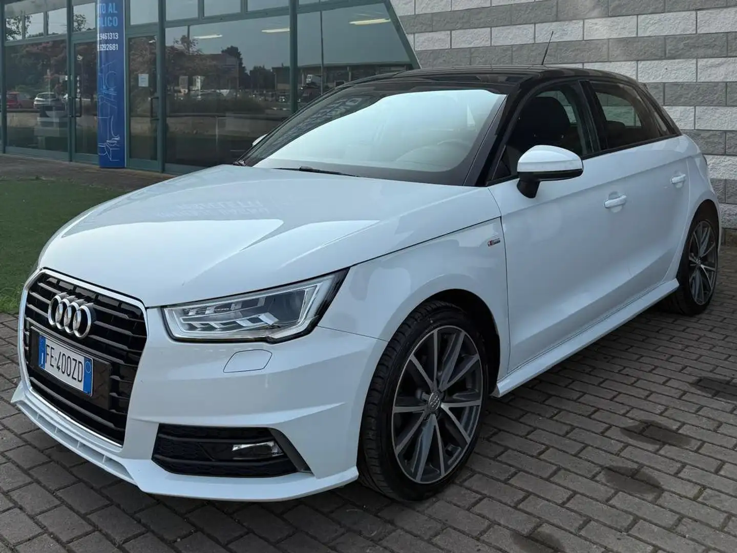 Audi A1 A1 Sportback 1.0 tfsi ultra Admired 95cv Bianco - 2
