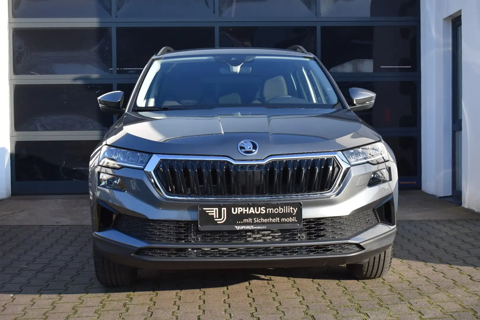 Skoda Karoq Selection 1,5 TSI DSG*AHKschwenkbar*el.Hec Grijs - 2