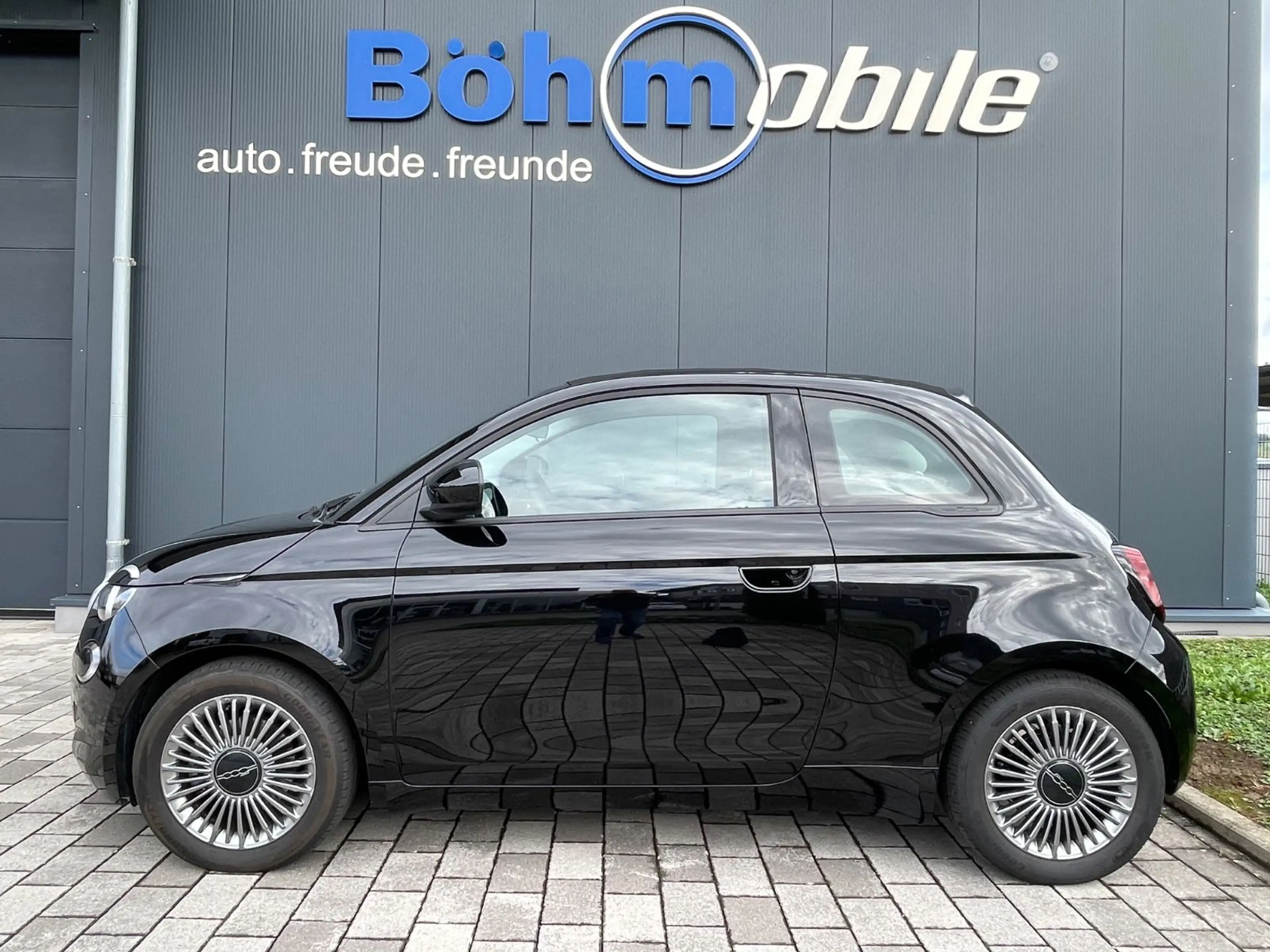Fiat 500e Icon Cabrio/Navi/Keyless/Winter-Paket — photo 9