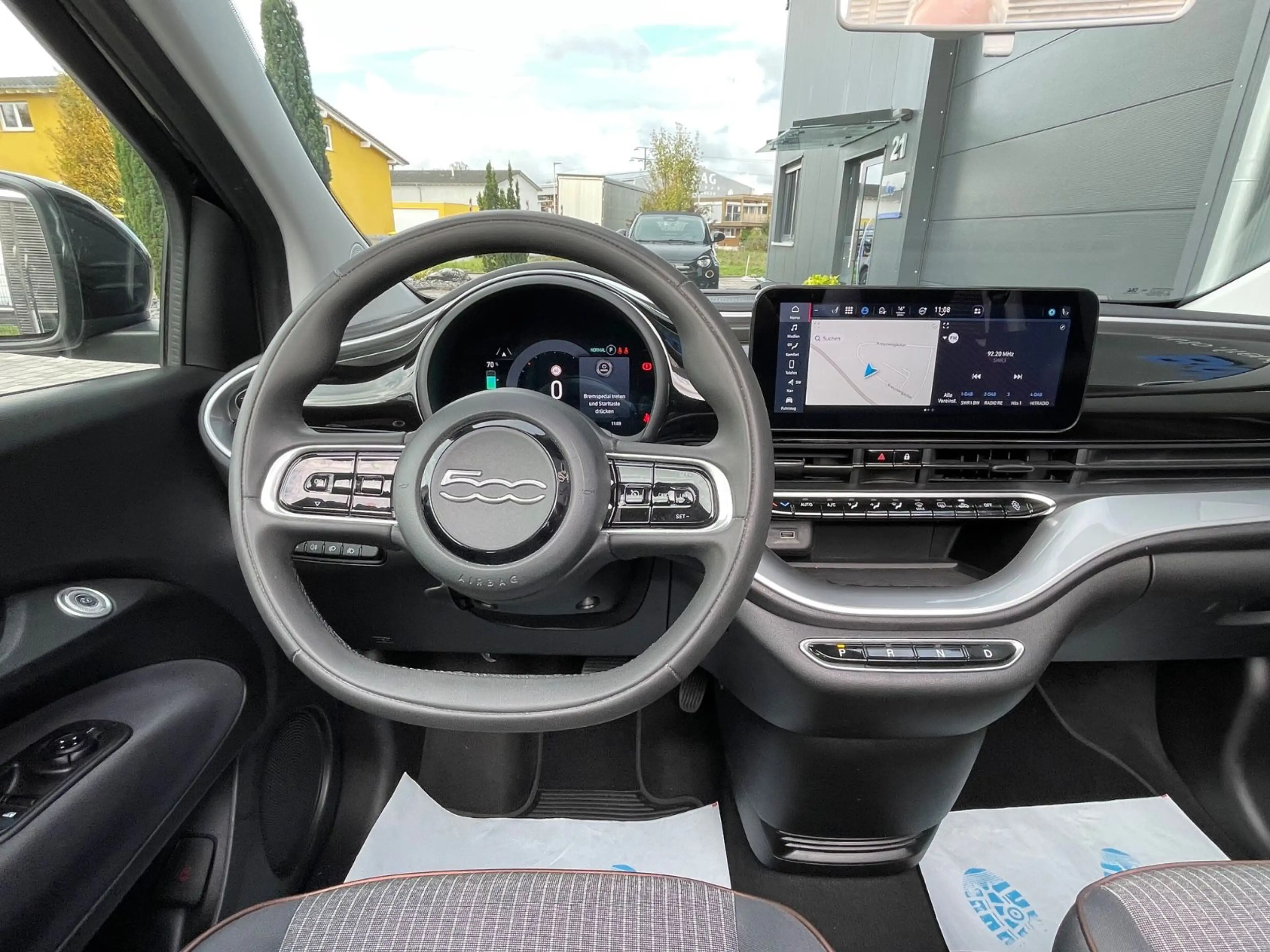 Fiat 500e Icon Cabrio/Navi/Keyless/Winter-Paket — photo 23