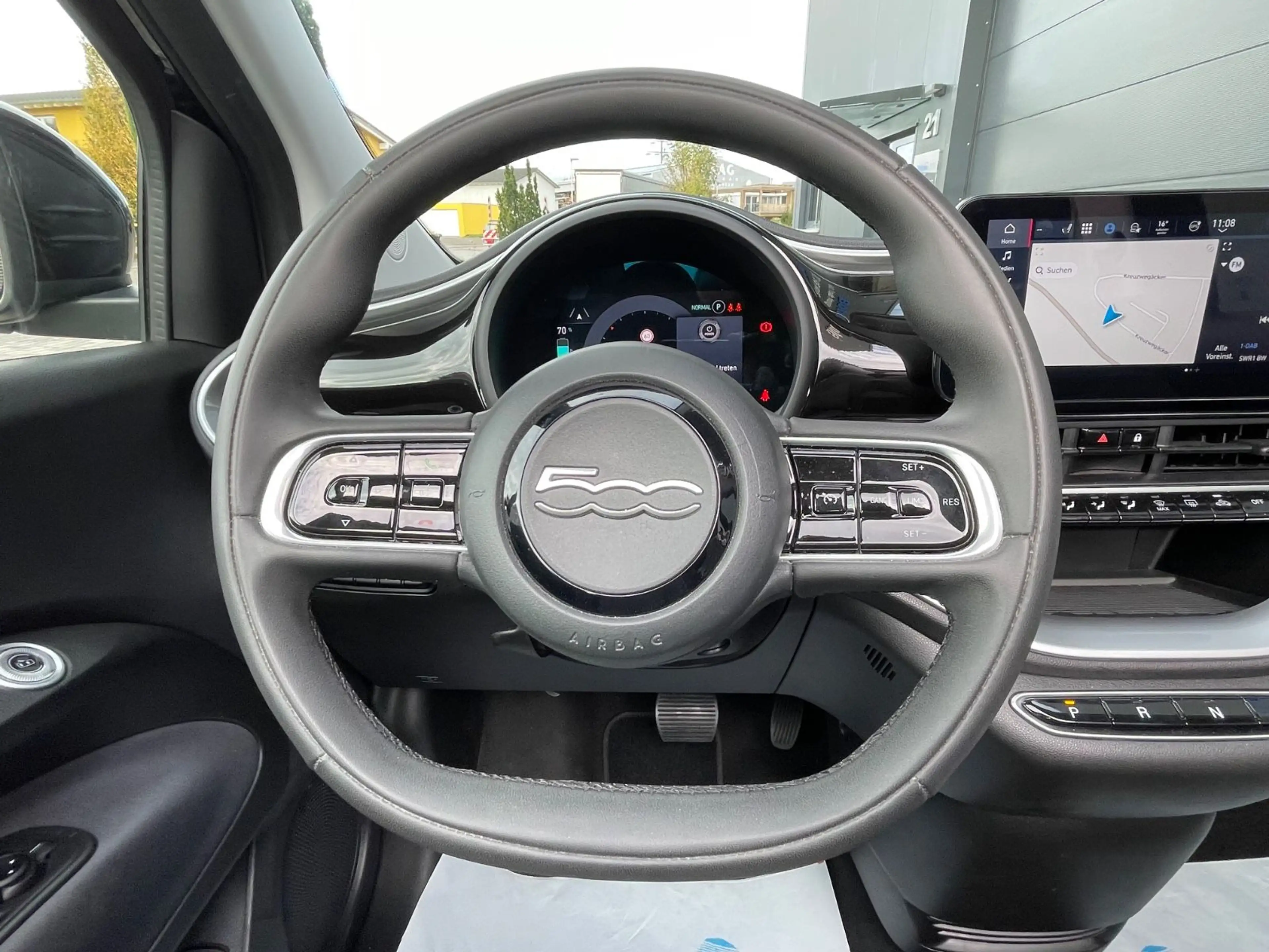Fiat 500e Icon Cabrio/Navi/Keyless/Winter-Paket — photo 25