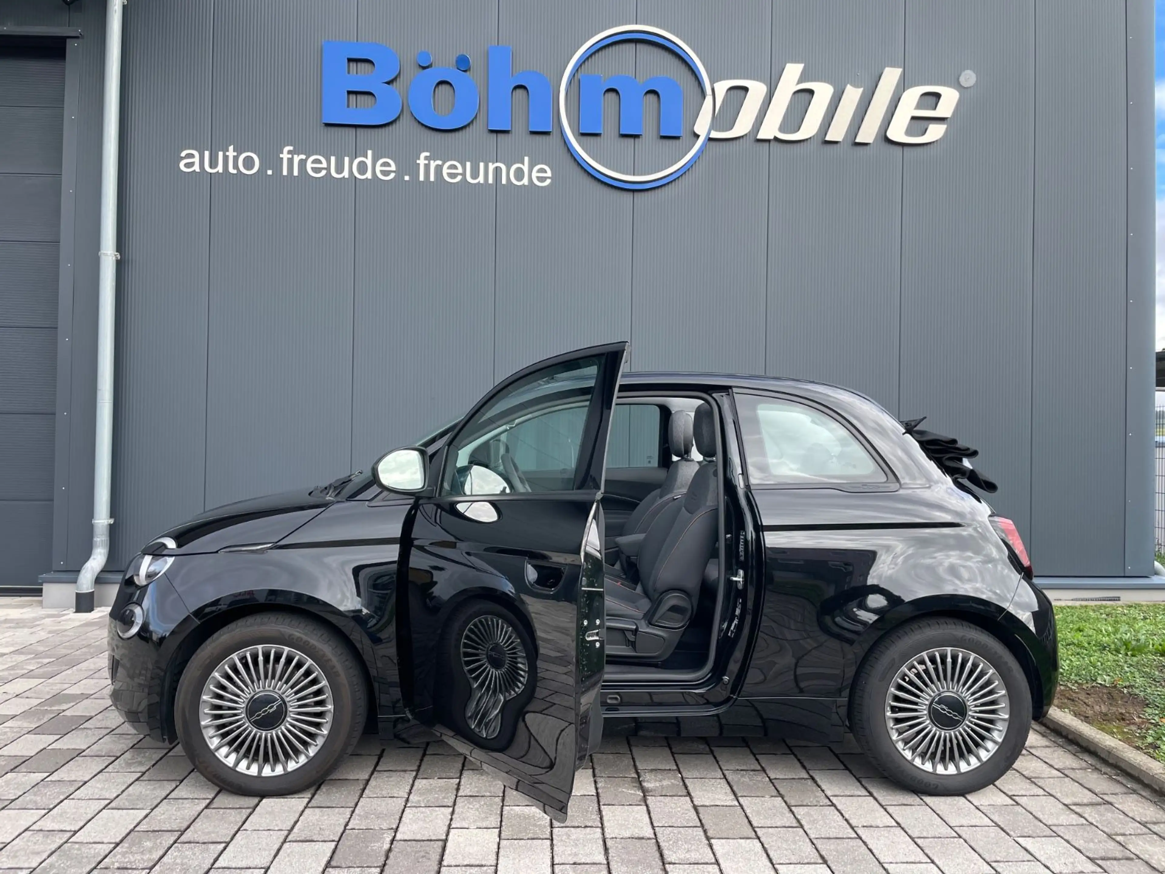 Fiat 500e Icon Cabrio/Navi/Keyless/Winter-Paket — photo 2