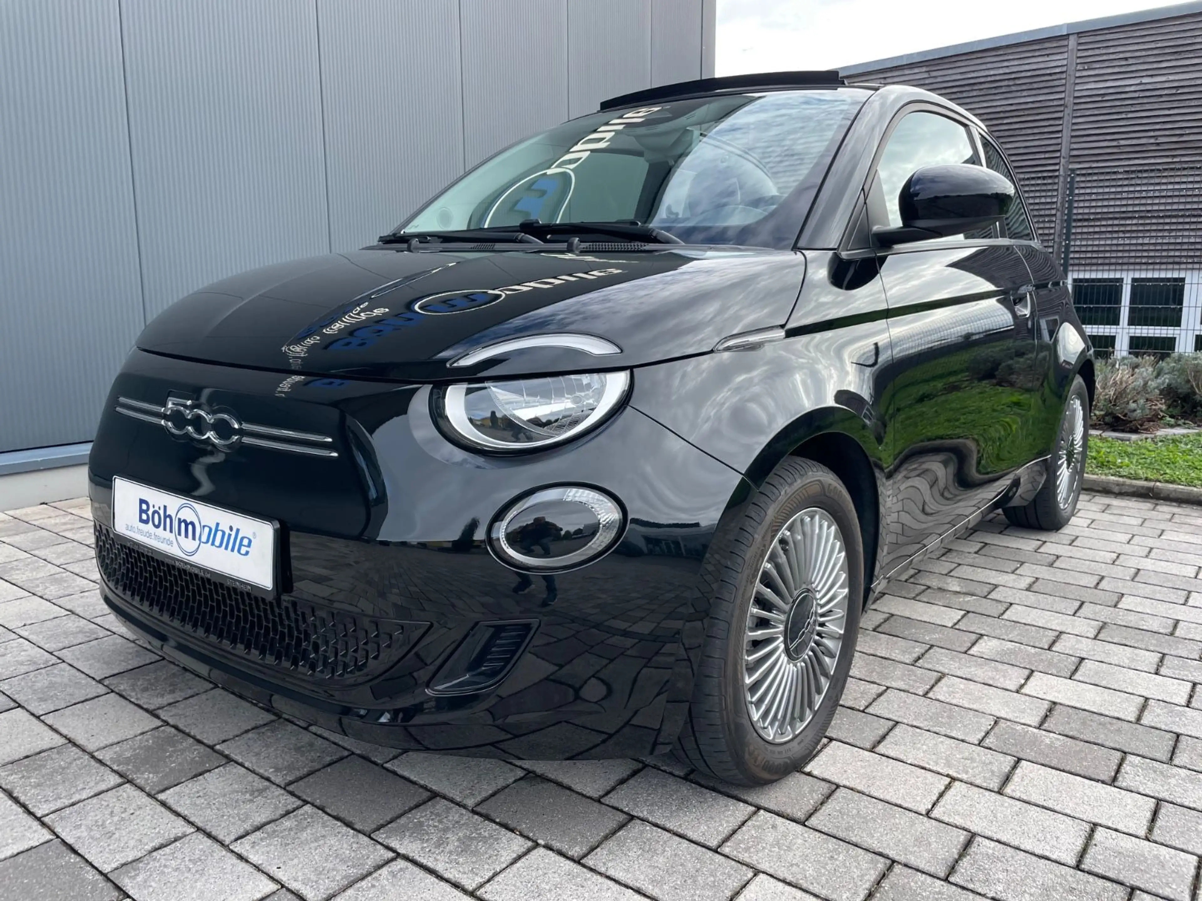 Fiat 500e Icon Cabrio/Navi/Keyless/Winter-Paket — photo 3