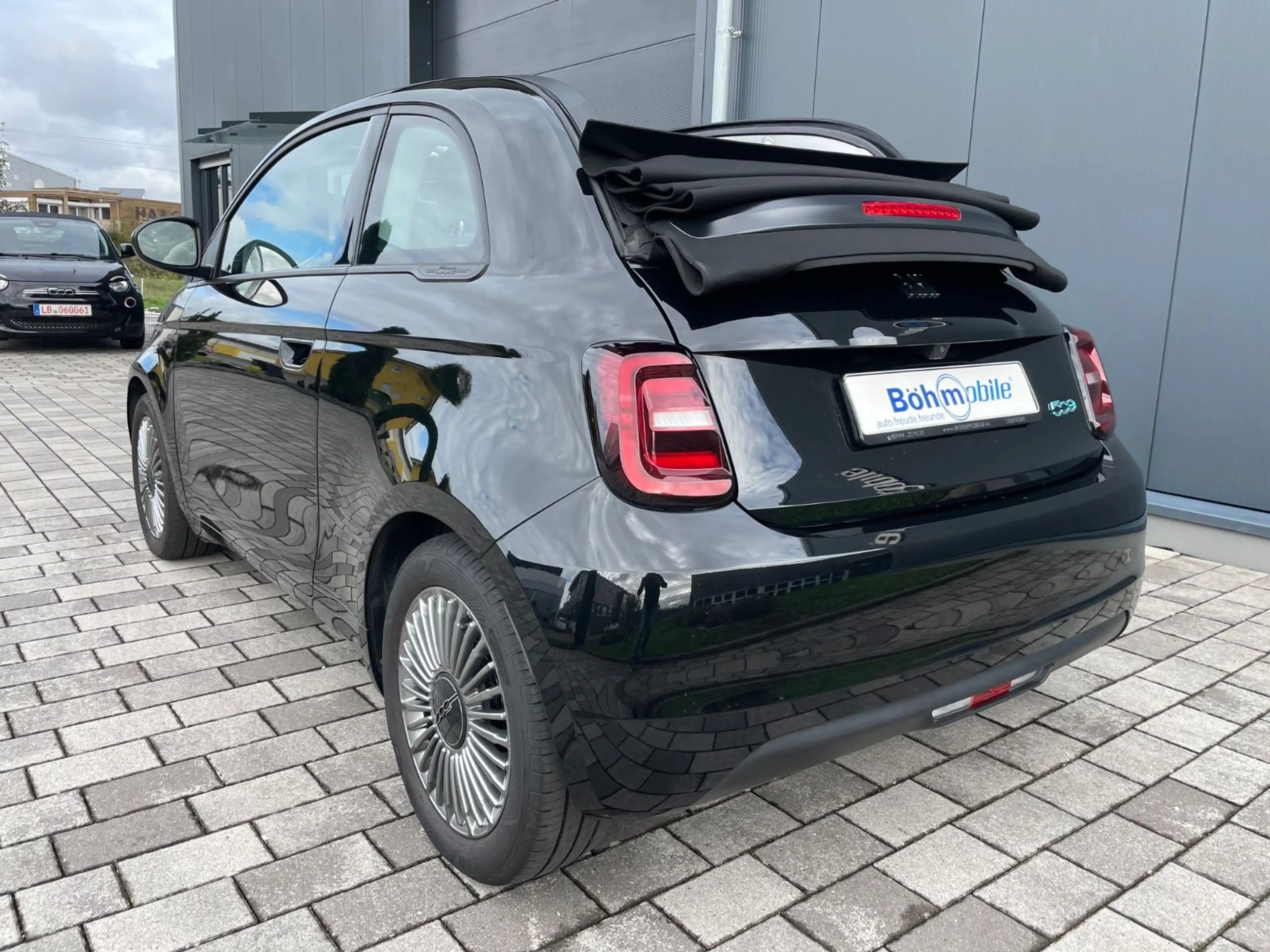 Fiat 500e Icon Cabrio/Navi/Keyless/Winter-Paket — photo 6