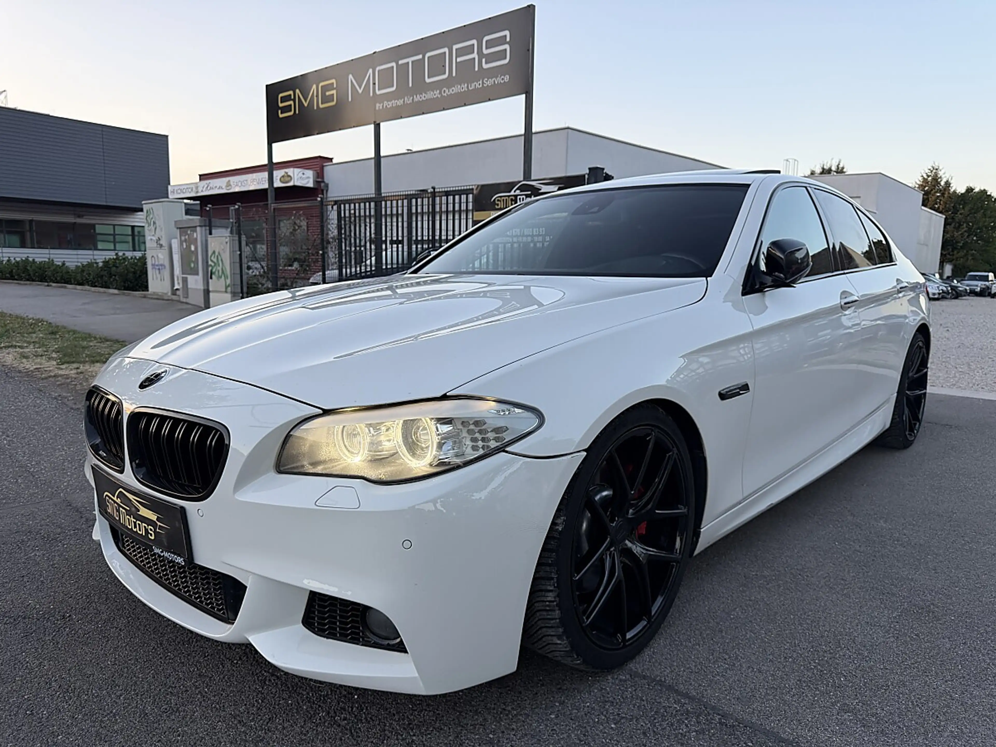 BMW 525 d M-PAKET AB WERK/SCHIEBEDACH/HEAD UP DISPLAY/R...