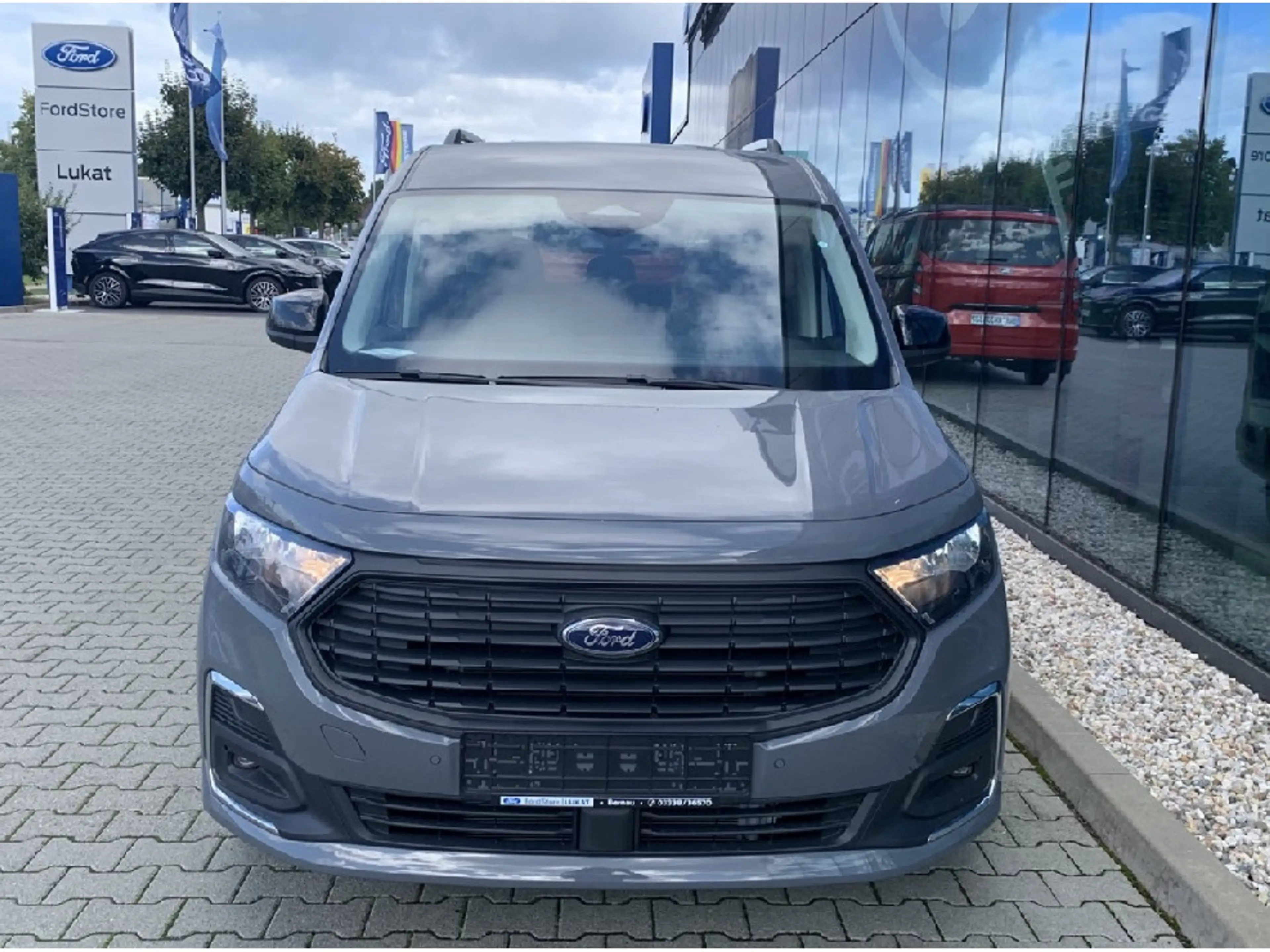 Ford Tourneo Connect 1.5 EcoBoost PHEV Grand Titanium — photo 15